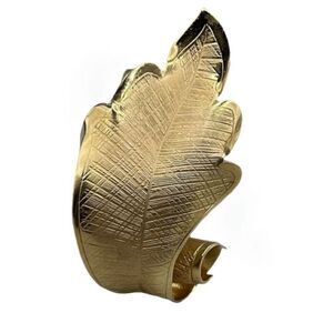 Vintage Giovanni curled leaf brooch